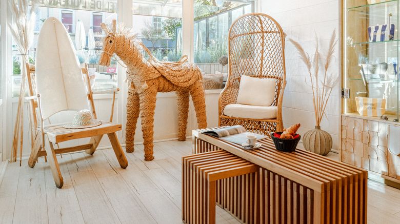 <b>Hotel de L'Ocean Lobby</b>. Images powered by <a href="https://www.leonardoworldwide.com/" title="Leonardo Worldwide" target="_blank">Leonardo</a>.