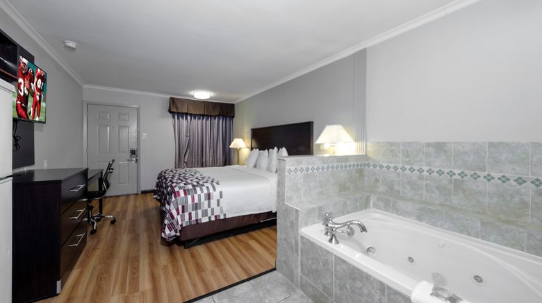<b>Red Roof Inn Arlington - Entertainment Suite</b>. Images powered by <a href="https://www.leonardoworldwide.com/" title="Leonardo Worldwide" target="_blank">Leonardo</a>.