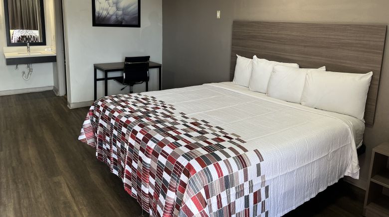 <b>Red Roof Inn Greenville, NC Room</b>. Images powered by <a href="https://www.leonardoworldwide.com/" title="Leonardo Worldwide" target="_blank">Leonardo</a>.