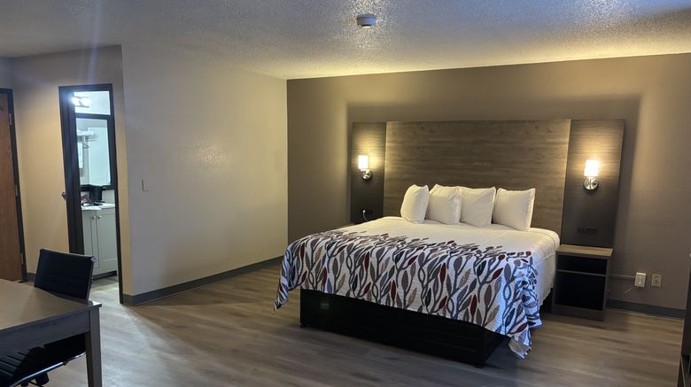 <b>Red Roof Inn & Suites Hammond, IN Suite</b>. Images powered by <a href="https://www.leonardoworldwide.com/" title="Leonardo Worldwide" target="_blank">Leonardo</a>.