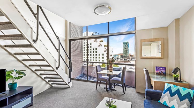 Metro Apartments on Darling Harbour Exterior