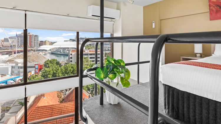 Metro Apartments on Darling Harbour Room
