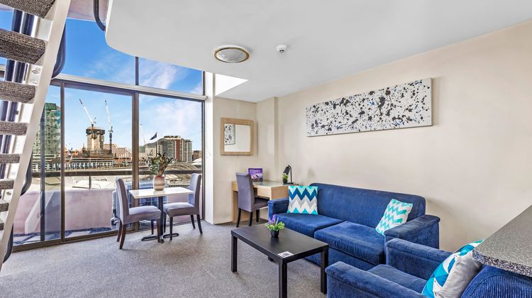 Metro Apartments on Darling Harbour Room