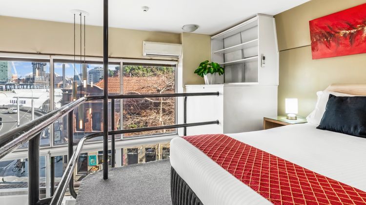 Metro Apartments on Darling Harbour Room
