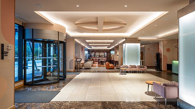 Pestana Chelsea Bridge Hotel & Spa Lobby