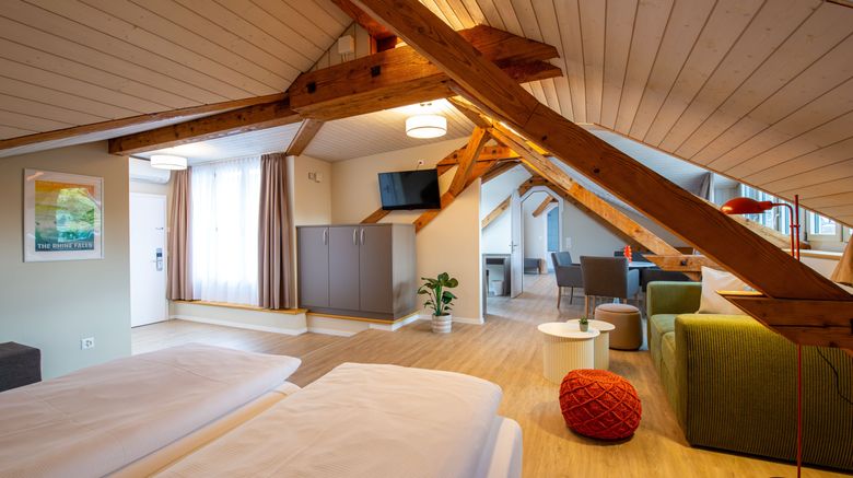 <b>Hotel Kronenhof Room</b>. Images powered by <a href="https://www.leonardoworldwide.com/" title="Leonardo Worldwide" target="_blank">Leonardo</a>.
