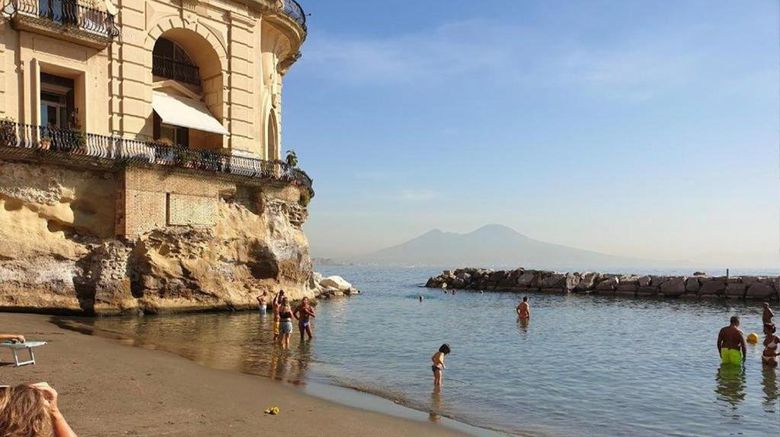 <b>Casa Mira Napoli Beach</b>. Images powered by <a href="https://www.leonardoworldwide.com/" title="Leonardo Worldwide" target="_blank">Leonardo</a>.