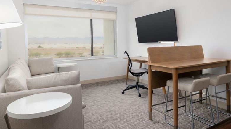 <b>Element Las Vegas Airport Room</b>. Images powered by <a href="https://www.leonardoworldwide.com/" title="Leonardo Worldwide" target="_blank">Leonardo</a>.