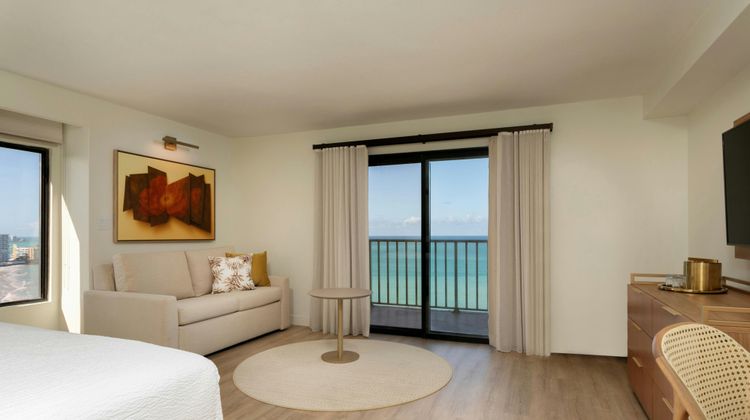 Courtyard Isla Verde Beach Resort Suite