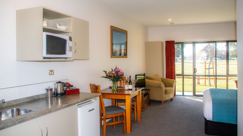 <b>Carrick Lodge Motel Room</b>. Images powered by <a href="https://www.leonardoworldwide.com/" title="Leonardo Worldwide" target="_blank">Leonardo</a>.