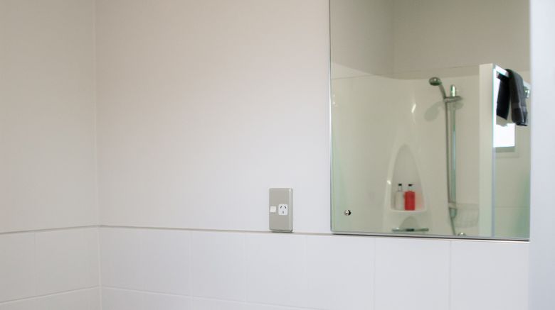 <b>Carrick Lodge Motel Room</b>. Images powered by <a href="https://www.leonardoworldwide.com/" title="Leonardo Worldwide" target="_blank">Leonardo</a>.