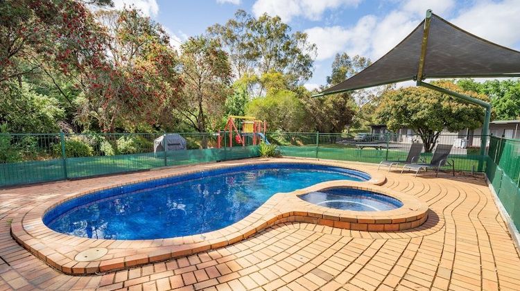 Castle Motel Pool