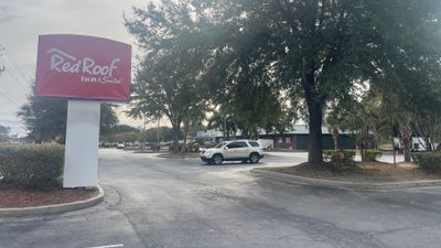 Red Roof Inn & Suites Hinesville
