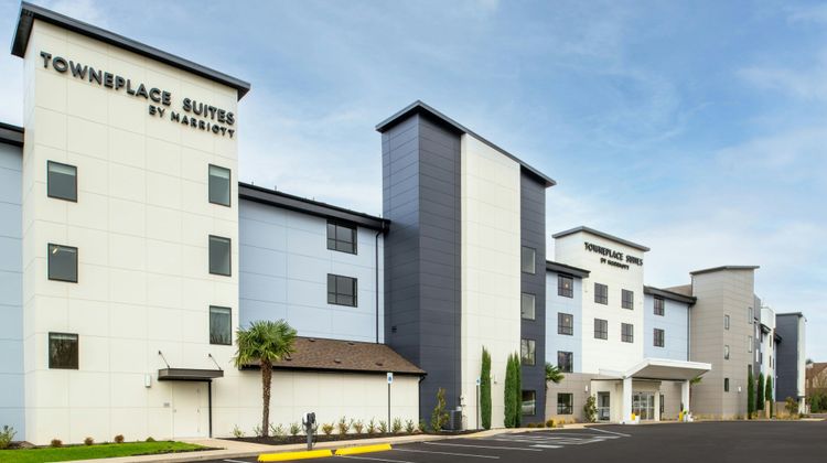TownePlace Suites Portland Airport Exterior