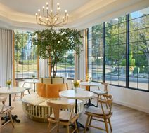 Tiller House, Laguna Hills Lobby