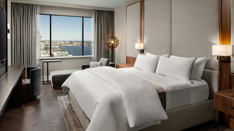 The Westin Harbour Castle, Toronto Suite