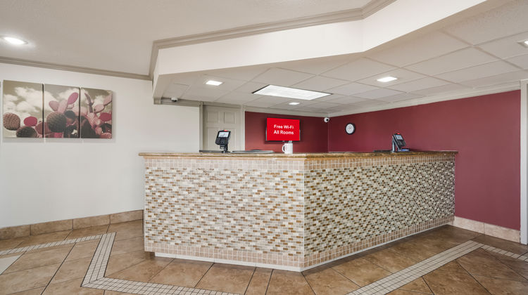 Red Roof Inn College Station Lobby