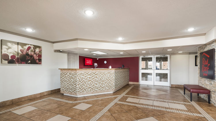 Red Roof Inn College Station Lobby