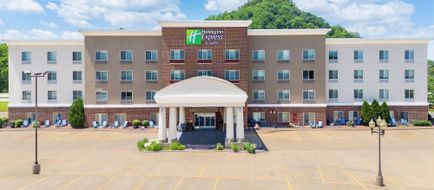 Holiday Inn Express Hotel & Suites Exterior