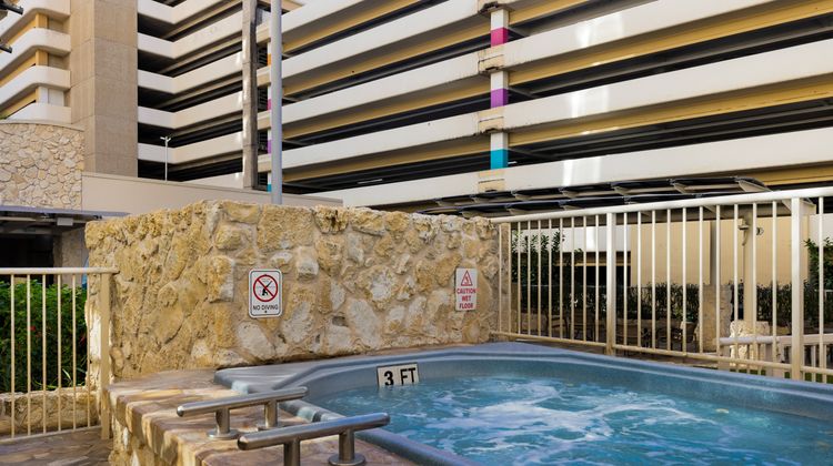 Wyndham Waikiki Beach Walk Pool