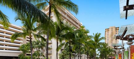 Wyndham Waikiki Beach Walk Exterior