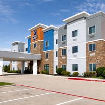 Holiday Inn Express & Suites Bridgeport