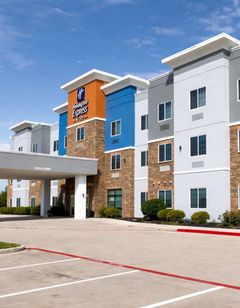 Holiday Inn Express & Suites Bridgeport