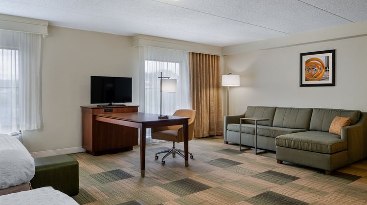 Hampton Inn & Suites Albany-Downtown Room