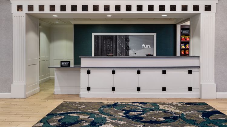 Hampton Inn & Suites Albany-Downtown Lobby