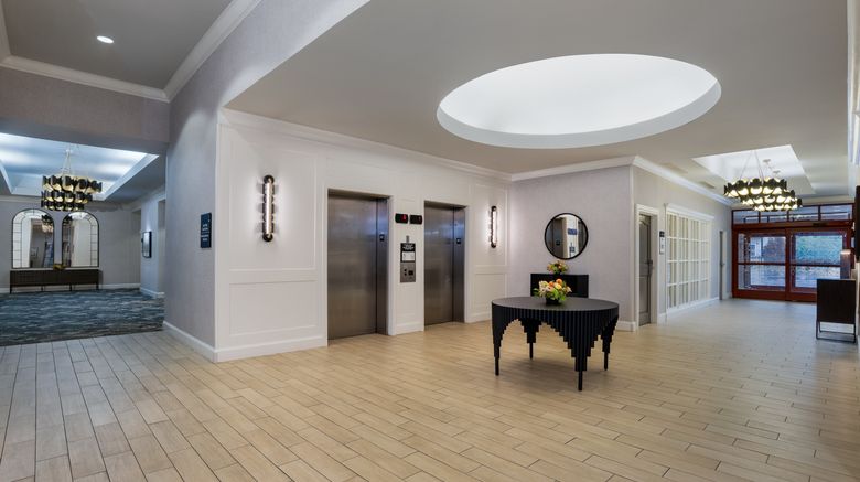 <b>Hampton Inn & Suites Albany-Downtown Lobby</b>. Images powered by <a href="https://www.leonardoworldwide.com/" title="Leonardo Worldwide" target="_blank">Leonardo</a>.