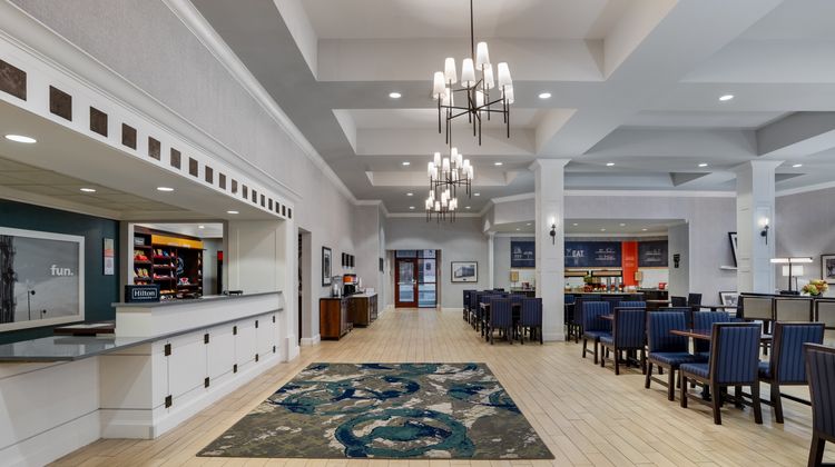 Hampton Inn & Suites Albany-Downtown Lobby