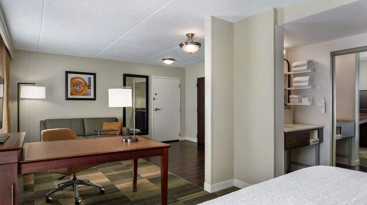 Hampton Inn & Suites Albany-Downtown Room