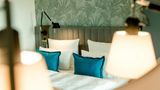 Motel One Bonn-Hauptbahnhof Room