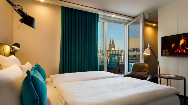 Motel One Cologne-Neumarkt Room