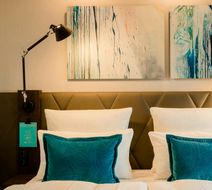 Motel One Cologne-Neumarkt Room