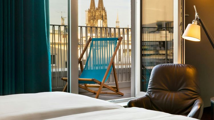 Motel One Cologne-Neumarkt Room