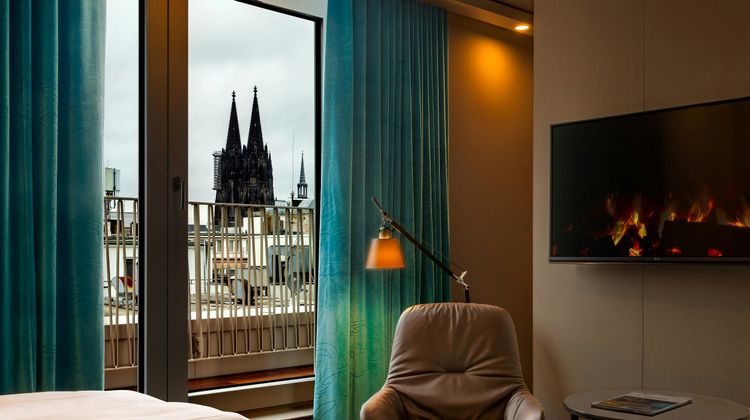 Motel One Cologne-Neumarkt Room