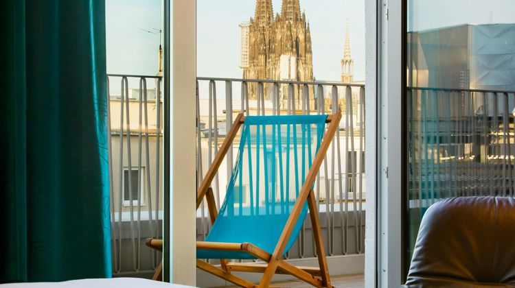 Motel One Cologne-Neumarkt Room