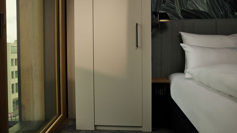 <b>The Cloud One Duesseldorf-Kobogen Room</b>. Images powered by <a href="https://www.leonardoworldwide.com/" title="Leonardo Worldwide" target="_blank">Leonardo</a>.