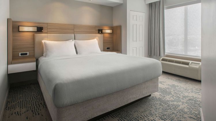 SpringHill Suites Pittsburgh Mills Suite