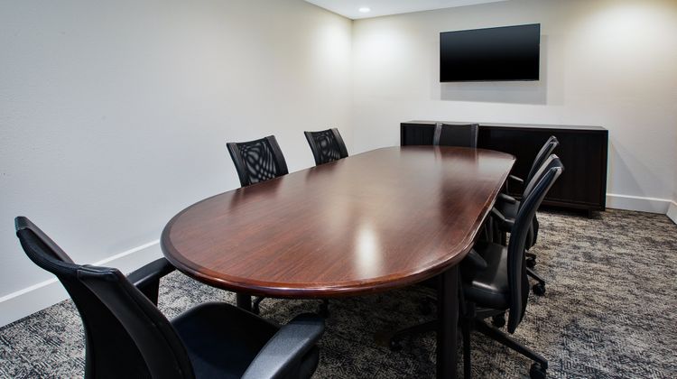 Staybridge Suites Lincoln Northeast Meeting