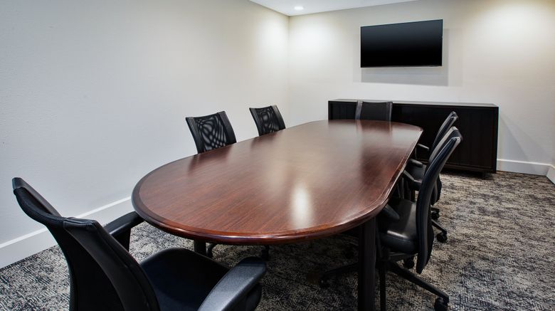 <b>Staybridge Suites Lincoln Northeast Meeting</b>. Images powered by <a href="https://www.leonardoworldwide.com/" title="Leonardo Worldwide" target="_blank">Leonardo</a>.