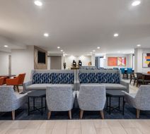 Holiday Inn Express Tifton Exterior