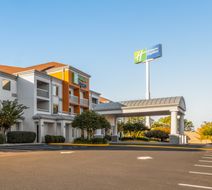Holiday Inn Express Tifton Exterior