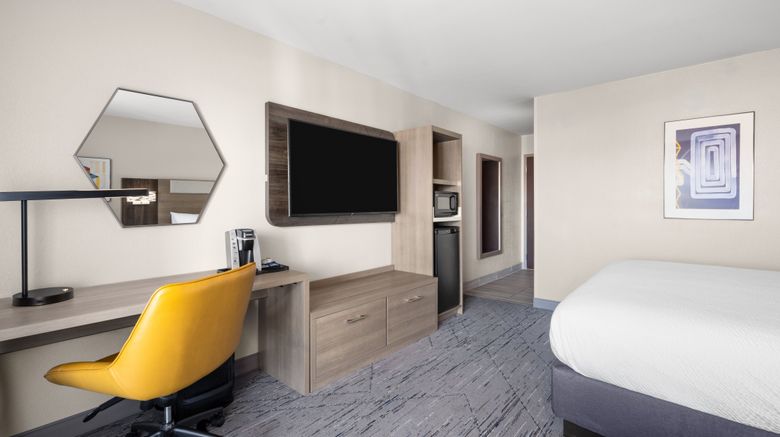 <b>Holiday Inn Express Tifton Room</b>. Images powered by <a href="https://www.leonardoworldwide.com/" title="Leonardo Worldwide" target="_blank">Leonardo</a>.