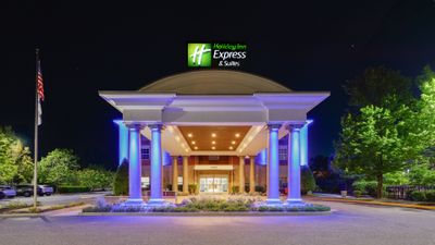 Holiday Inn Express Hotel & Suites