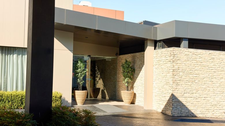 <b>Holiday Inn Warwick Farm Exterior</b>. Images powered by <a href="https://www.leonardoworldwide.com/" title="Leonardo Worldwide" target="_blank">Leonardo</a>.