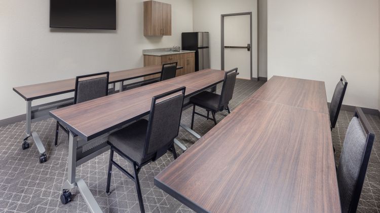 Candlewood Suites St. Robert Meeting