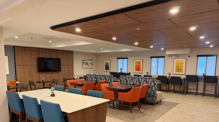Holiday Inn Express Syracuse Fairgrounds Restaurant