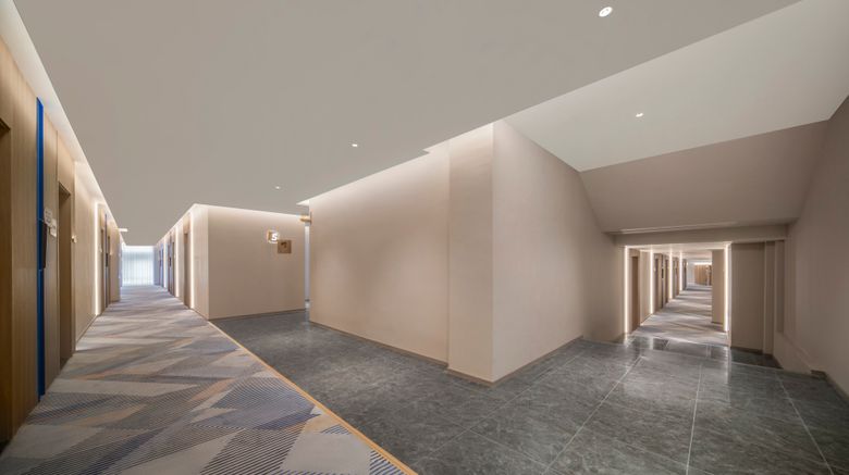 <b>Holiday Inn Exp Qingdao Downtown Lobby</b>. Images powered by <a href="https://www.leonardoworldwide.com/" title="Leonardo Worldwide" target="_blank">Leonardo</a>.
